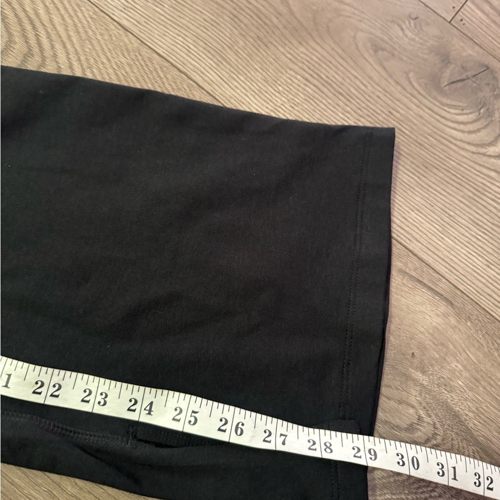 Vuori Wide Leg Black Pants Size Medium - Picture 7 of 7